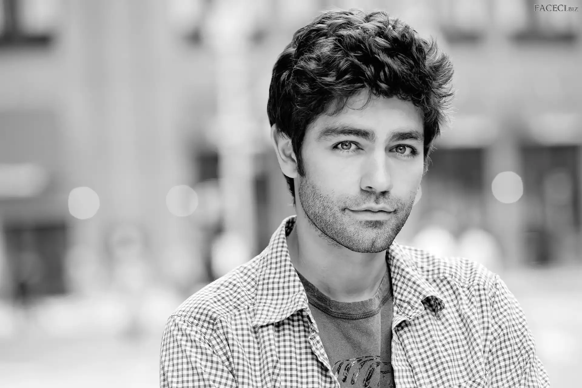Adrian Grenier